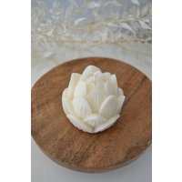 Lotusblüten Kerze | Lotus Candle Handgemachte Rapswachskerze Blumenform Vegan von UnicraftDE