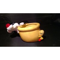 Vintage Warner Bros Sylvester & Teddyy Bird Keramik Übertopf von UnigueFinds