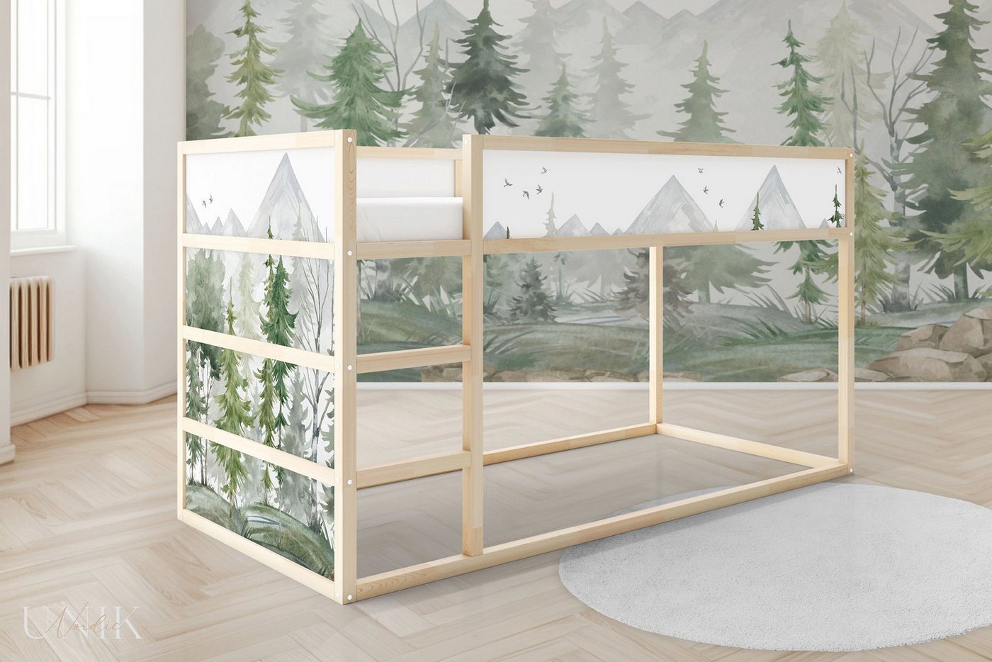 Unik Nordic Möbelfolie IKEA Kura Bett­aufkleber Set - Tannenwald Aquarell 2-Sticker-Set Oben, (Set, 2St.}, Für die angebene Anzahl an Flächen zugeschnitten), selbstklebend, exakte Maße, wiederablösbar von Unik Nordic