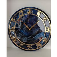 Wanduhr Aus Epoxidharz.45cm Handarbeit . "sternbilder Des Universums". Gefertigt 3 September 2025, Mit Goldene Spigelakryl Auflage Wanduhr Aus Epoxidharz.45cm Handarbeit . "sternbilder Des Universums". Gefertigt 3 September 2025, Mit Goldene Spigelakryl Auflage von Unikatgeschenk