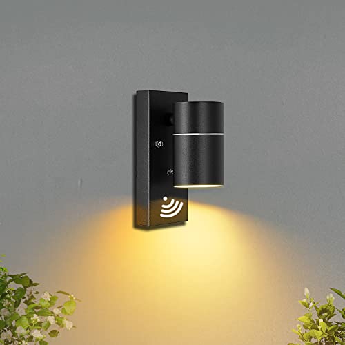 Unikcst LED Wandlampe mit Dämmerungsschalter Aussen IP44 Wandleuchte Schwarz mit Lichtsensor Aussenlampe 230V inkl. 1x 5W GU10 Warmweiß Glühbirne,1 Stück von Unikcst