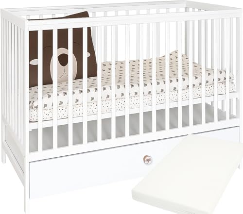 Unique Nature DODO Babybett 120x60 cm weiß mit Matratze, Schublade, Rollen & Beißschutz – höhenverstellbares Kinderbett aus Kiefernholz & Buche, umbaubar zur Sofa-Option Unique Nature DODO Babybett 120x60 cm weiß mit Matratze, Schublade, Rollen & Beißschutz – höhenverstellbares Kinderbett aus Kiefernholz & Buche, umbaubar zur Sofa-Option von Unique Nature