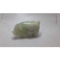 Jade Schwein Statuette, Edelstein Tier, Grüne Jadeit von UniqueArtGiftStore