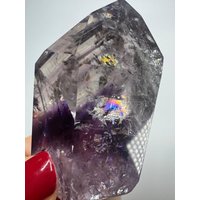 Phantom Amethyst Spitze Mit Regenbogen - 6cm, 131G von UniqueCrystalsZurich
