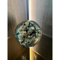 Pyrit Kugel 15cm, 5.5Kg, Exklusive Kristallkugel, Edelstein Deko, Heilstein Pyrit, Naturstein Kugel, Funkelnder Kristall Sammlung von UniqueCrystalsZurich