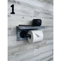 Bügeleisen Toilettenpapierhalter/ Handtuchhalter Mit Regal von UniqueDesignsByJohn