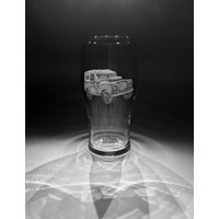 Landrover Pint Glas - Graviertes Serie 2 Personalisiertes Bierglas Weinglas Gin Bierkrug Landrover Pint Glas - Graviertes Serie 2 Personalisiertes Bierglas Weinglas Gin Bierkrug von UniqueGlassEngraving