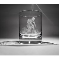 Maßgeschneiderte Whiskygläser - Mountainbike Geschenk Handgravierte Mountainbiker Bike Glaskunst Whiskyglas Maßgeschneiderte Whiskygläser - Mountainbike Geschenk Handgravierte Mountainbiker Bike Glaskunst Whiskyglas von UniqueGlassEngraving