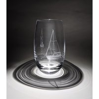 Segeln Geschenk - Ozean Vase Gravierte Kristallvase Glaskunst Boots Geschenke Seeglas Yacht Segelboot Kunst von UniqueGlassEngraving