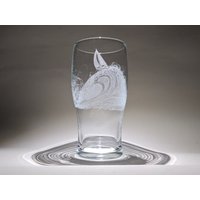 Segeln Pint Glas - Wellenglas Yacht Surfer Geschenk Ozeanwelle Seeglas Gin Prosecco Bierglas Weinglas von UniqueGlassEngraving