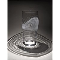 Surfer Pint Glas - Wellenglas Surfglas Geschenk Ozeanwelle Gin Proseccoglas Bierglas Weinglas von UniqueGlassEngraving