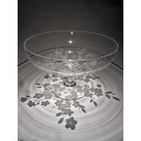 Vergissmeinnicht-Schale - Handgravierte Dartington-Kristallschale Wunderschöne Blumen-Glaskunst Vergissmeinnicht-Geschenk Kristallgravur von UniqueGlassEngraving