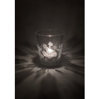Vergissmeinnicht Teelichthalter - Handgravierter Kerzenhalter Gedenkglas Graviertes Blumenandenken Personalisieren Sie Das Andenken von UniqueGlassEngraving