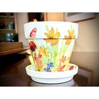 Wildblumen Und Schmetterlinge Blumentopf & Passender Untersetzer, Farbenfrohes Design, Florales Dekor, Shabby Chic von UniqueHomeDecorBySue
