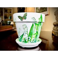 Wunderschöner 13 cm Großer Maiglöckchen-Topf Mit Passender Untertasse, Beruhigendes Design, Florales Dekor von UniqueHomeDecorBySue