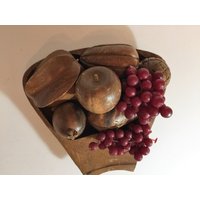 Vintage Holzobstschale Mit Massivholzfrüchten/Massivholzschale 8 Verschiedenen Früchten Entzückenden Holzfrüchten von UniqueVintageandArt