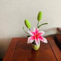 Hand Gehäkelte Lilie Blume Pflanzen Topfschmuck Artefakt Handwerk Niedlich Amigurumi Wohnkultur Einweihungsparty Geschenke Für Sie von UniqueWeaveShop