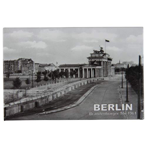 Kühlschrank-Magnet Berlin | Brandenburger Tor im Jahr 1961 | Starker Halt | Foto-Magnet 8 x 5,5 cm | typisches Souvenir von United1871