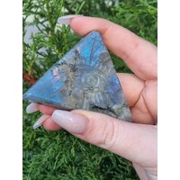 Labradorit Böse Augen Schutz Pyramide/ Schutz/ Kristalle Für/Intuition Psychisch Balance Emotionale Heilung Lila Labradorit/ 2 von UnityCrystalsStore