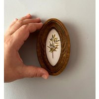 Kleiner Ovaler Holzrahmen Größe 2 X 4 Zoll Braun, Fotorahmen Mini Oval, Miniatur von UniversalHappyGift