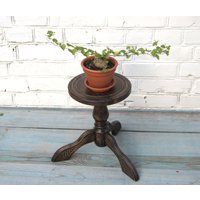 Blumentopfständer Aus Holz Mit Geschnitztem Bein Hartholz-Blumentopfständer Innen Massivholz Farn Blumenhalter Dreibeinständer von UnusualThingsbyOlga