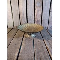Vintage Messing Sockel Teller Schüssel Dekorative Wohnkultur von UpTheAntiqueCo
