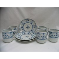 Moschendorf Blau & Weiß Strohblumen Muster Espresso Mokkatassen Und Untertassen 8 Stück Lot Moschendorf Blau & Weiß Strohblumen Muster Espresso Mokkatassen Und Untertassen 8 Stück Lot von UpperCrustFinds