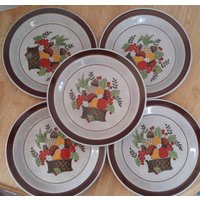 Bountiful Harvest Steinzeug 5 Luncheon Teller Von Studio Glasur Pm-403 Herbst Obstkorb Erntedank Tisch Dekor Retro Salat/Snack von UpsideGroove