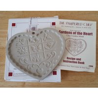 Pampered Chef Gardens Of The Heart Ton Keksform Aus Dem Round-Up Herzprogramm Schmetterlinge Und Blumen von UpsideGroove