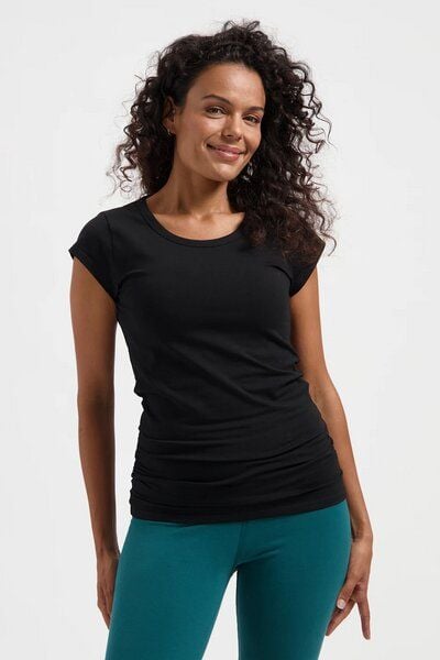 Urban Goddess Zefira Yoga Tee von Urban Goddess