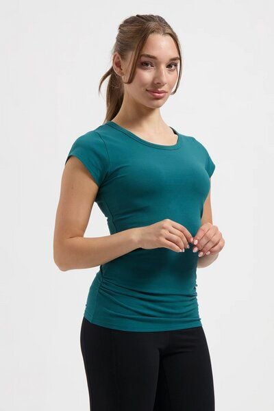 Urban Goddess Zefira Yoga Tee von Urban Goddess