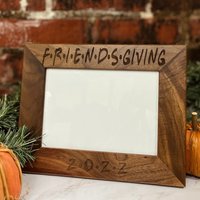 Friendsgiving Personalisierter Andenken Rahmen, Graviertes Geschenk, Thanksgiving Freunde Housewarming Gastgeschenk Anpassen 5x7 Rahmen von UrbanFarmhouseTampa