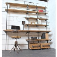 Caroline Recycelte Gerüstbretter Und Dunkles Stahlrohr Industrie-Schreibtisch Regale Mit Aufbewahrungsboxen Auf Rädern - Maßgeschneiderte Stadtmöbel von UrbanGrainInteriors