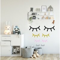 Sleepy Eyes Wandsticker, Verschlafene Augen Wandtattoo, 4 Wimpern Größen | S - Xl, Müde Aufkleber, Wanddeko Babyzimmer & Kinderzimmer von UrbanKidsBerlin