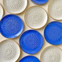 Blaue Königliche Spitzenaffäre Blaue Königliche Spitzenaffäre von UrbanPotteryStudio