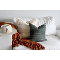 strukturierte Boho Kissenbezug Kombination | Sofakissen 2Er Set Beige 20x20 Büste Kissen 16x16 Dekokissen Grünes strukturierte Boho Kissenbezug Kombination | Sofakissen 2Er Set Beige 20x20 Büste Kissen 16x16 Dekokissen Grünes von UrbanTroos