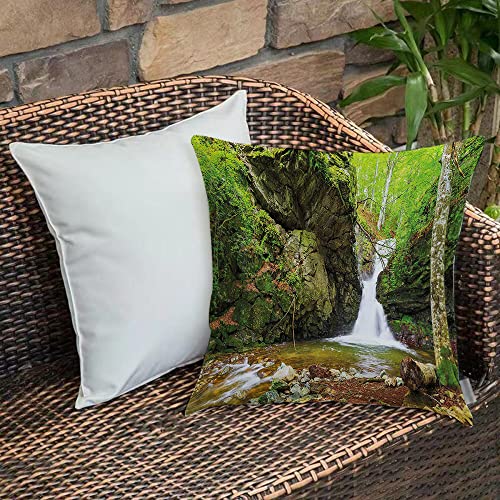 Kissenbezug 45x45 cm,Wasserfall, Wasserfall im Frühling wie Winter in Bulgarien mit Bäumen,Outdoor Kissen Kissenbezüge Kissenhülle Sofa Kissen dekokissen Zierkissen für Wohnzimmer Garten deko draußen von Urbanrags