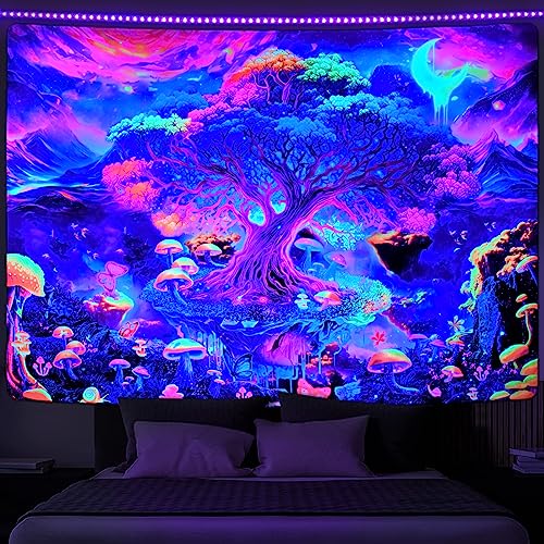 Uspring Blacklight Tapisserie Fantasy Forest Tapisserie UV reaktiv Baum Wandteppich Pilz Berg Tapisserie Trippy Natur Landschaft Wandteppich für Schlafzimmer, Schwarzlicht Dekor (150,1 x 210,1 cm) von Uspring