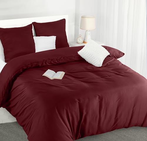 Utopia Bedding Bettwäsche 220x240 Set - Mikrofaser Bettbezug 240x220 cm + 2 Kissenbezüge 65x65 cm - Burgund von Utopia Bedding
