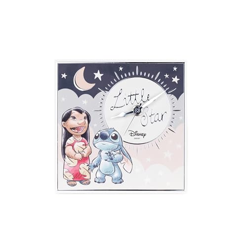 VALENTI & CO. - Disney Lilo und Stitch - Tisch- oder Hängeuhr aus Holz mit silbernen Details - Geschenkidee für Neugeborene oder Taufe - Wanduhr für Kinderzimmer VALENTI & CO. - Disney Lilo und Stitch - Tisch- oder Hängeuhr aus Holz mit silbernen Details - Geschenkidee für Neugeborene oder Taufe - Wanduhr für Kinderzimmer von VALENTI & CO.