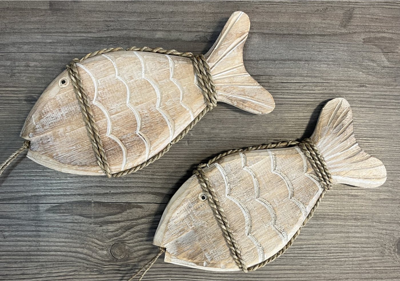 VARIOS Girlande Fisch Deko Hänger 2er Set Maritim Holz Natur Handarbeit 30 cm, Handgefertigt VARIOS Girlande Fisch Deko Hänger 2er Set Maritim Holz Natur Handarbeit 30 cm, Handgefertigt von VARIOS