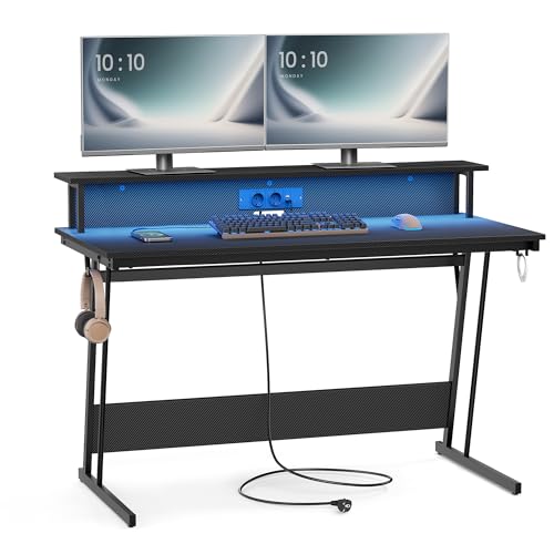 VASAGLE Schreibtisch, Gaming Tisch mit eingebauter Steckdosenleiste, Computertisch, mit Monitorständer für 2 Monitore, Schlafzimmer, 55 x 135 x 76 cm, kohlschwarz LWD117B02 von VASAGLE