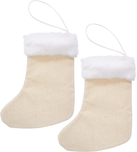 VBS Nikolausstiefel 2 Stk. 19x15cm weihnachtliche Deko Stiefel aus Filz rot weiß geschnürt beschreibbar behangbar aufhängbar VBS Nikolausstiefel 2 Stk. 19x15cm weihnachtliche Deko Stiefel aus Filz rot weiß geschnürt beschreibbar behangbar aufhängbar von VBS