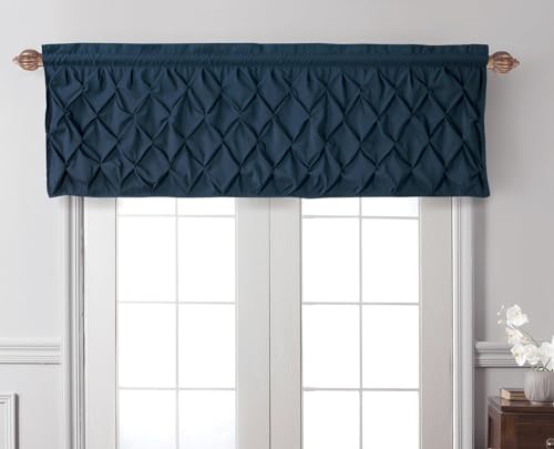 VCNY Home | Carmen Collection | Fenstervolant mit Stangentasche - Stilvolles Gitter-gesmoktes Diamant-Design für Küche, Schlafzimmer oder Wohnzimmer, Marineblau von VCNY Home