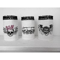 Glasmanschette Verstellbar Bestickt Skull Mit Krone Totenköpfe Leinen Schwarz-Weis von VCrownKreativTextil