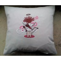 Kissenhülle Kissenbezug Amor 2 Liebe Gestickt 30x30cm von VCrownKreativTextil