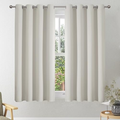 VEHEDE Verdunklungsvorhänge Ösenvorhang Gardinen mit Ösen Thermovorhang Hitzeschutz Blickdichte Vorhänge Verdunkelung Wohnzimmer, H 137 x B 117 cm, Hellbeige, 2er Set von VEHEDE