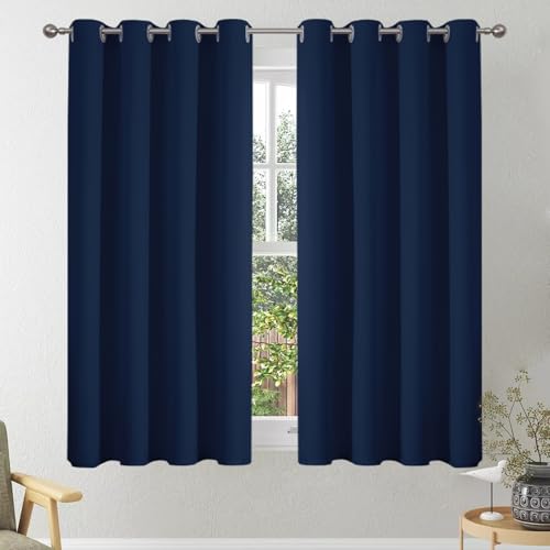 VEHEDE Vorhang Blickdicht Verdunklungsvorhänge Gardinen Kurz Wohnzimmer Modern Thermovorhang gegen Kälte Übergardinen, 2er Set, Schlafzimmer Vorhänge mit Ösen, H 137 x B 117 cm, Dunkelblau von VEHEDE