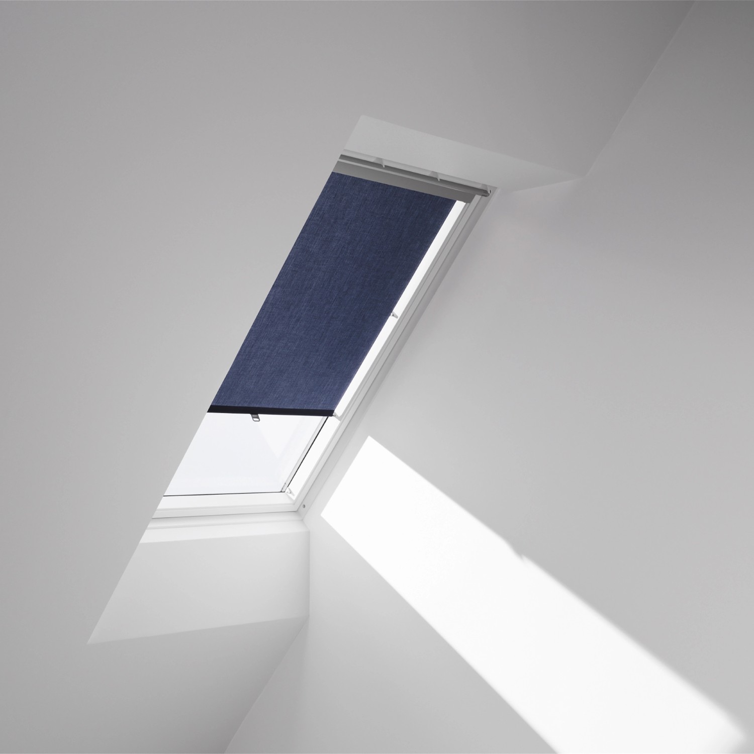 Velux Sichtschutzrollo mit Haltekrallen RG 047 9050 Blau von VELUX