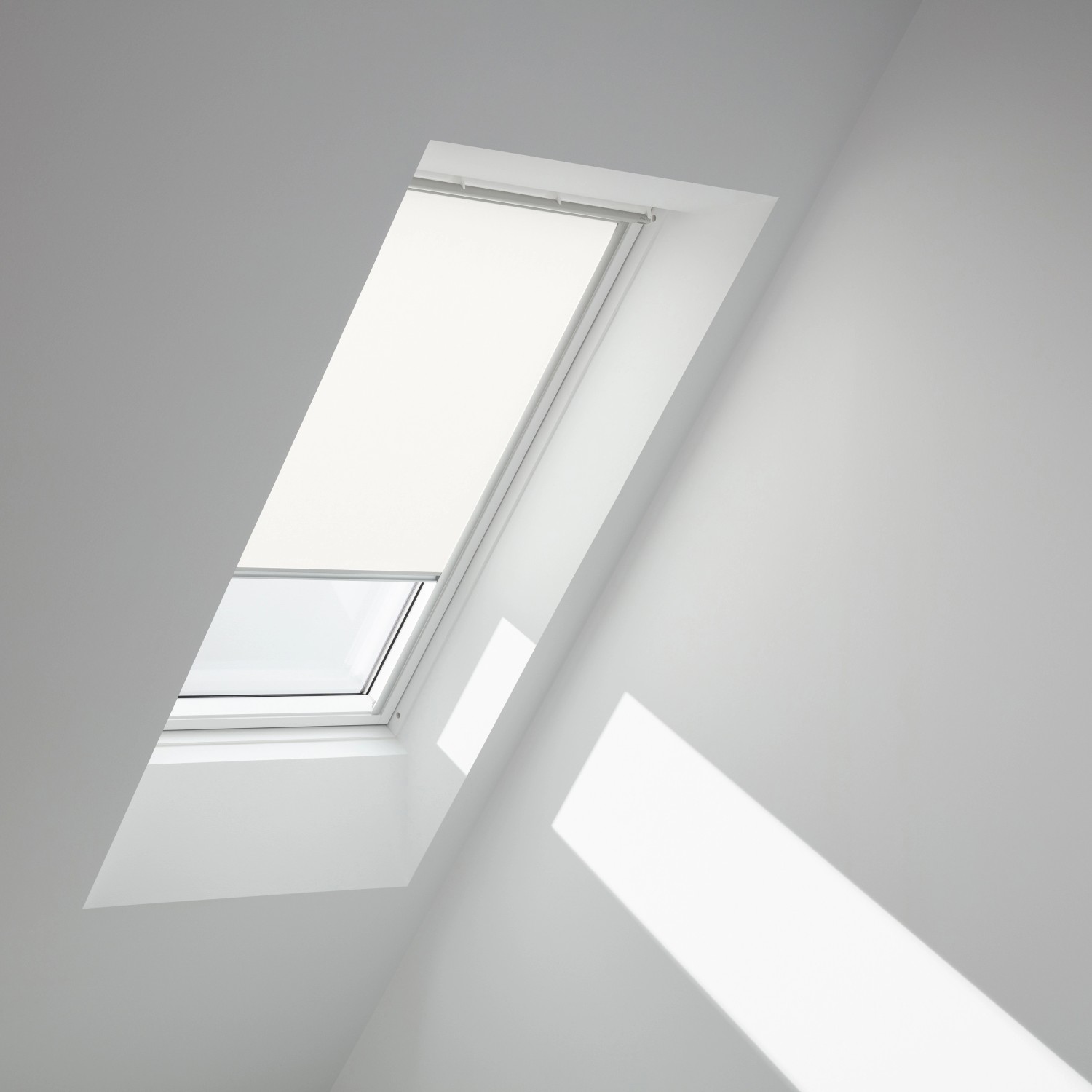 Velux Sichtschutzrollo Manuell RFL P08 1028 SWL Weiß von VELUX